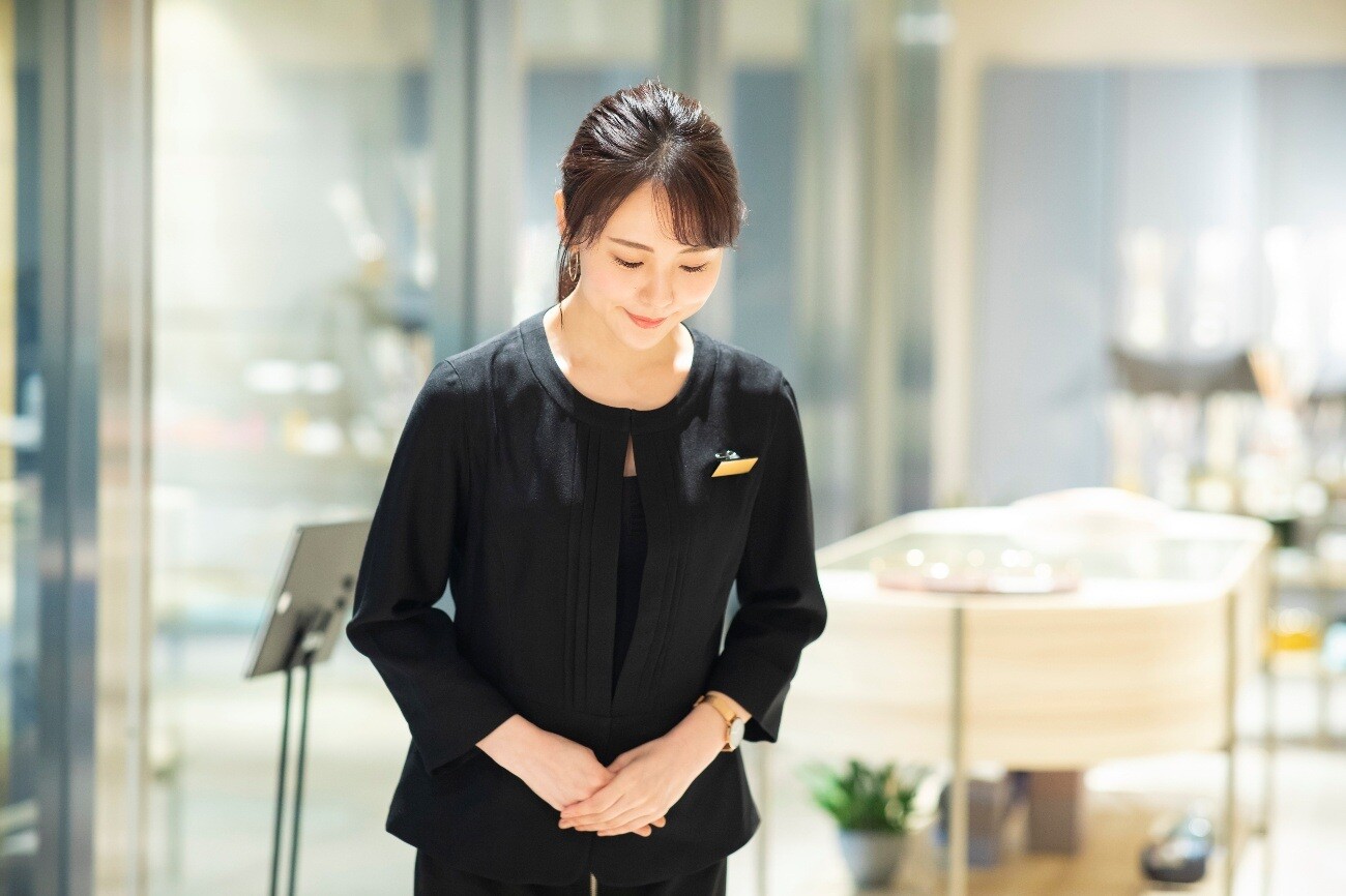 Luxury Sales Associate_MV.jpg