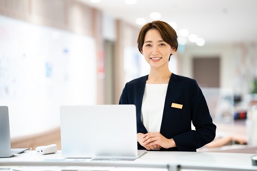 servicestaff_001.jpg